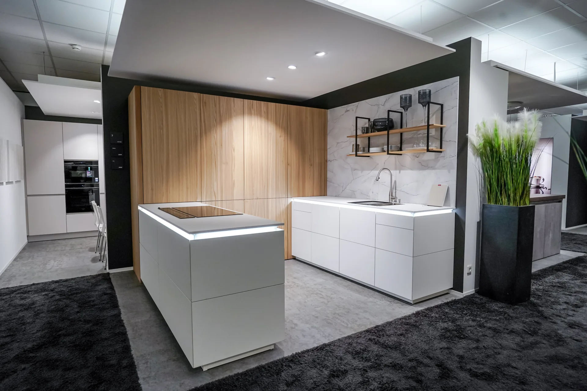 kuechenmagazin Ausstellungskueche Leicht Designkueche Weiss
