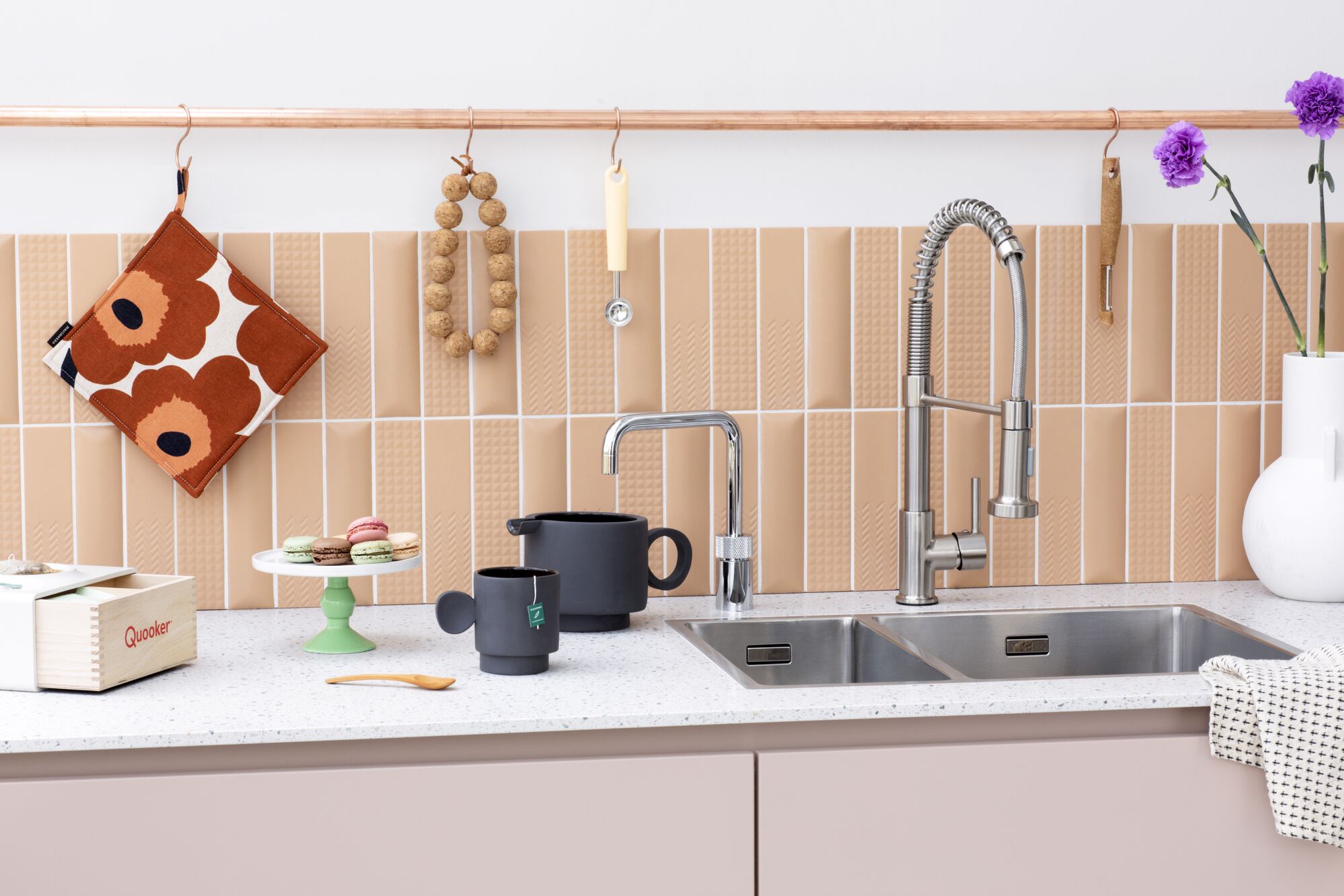 quooker-nordic-square-verchromt-arbeitsplatte